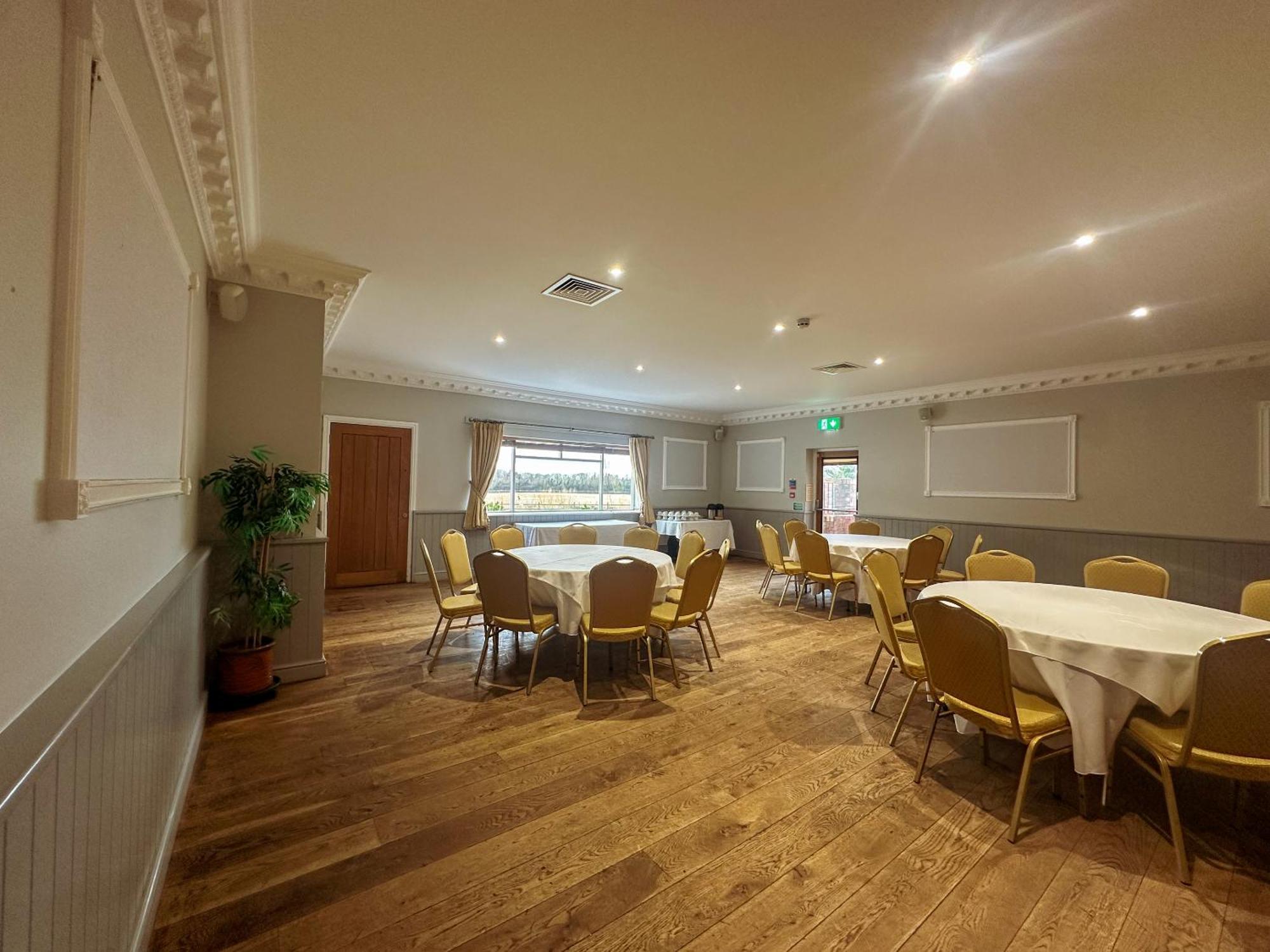 ホテル The Corbet Arms Uffington  エクステリア 写真