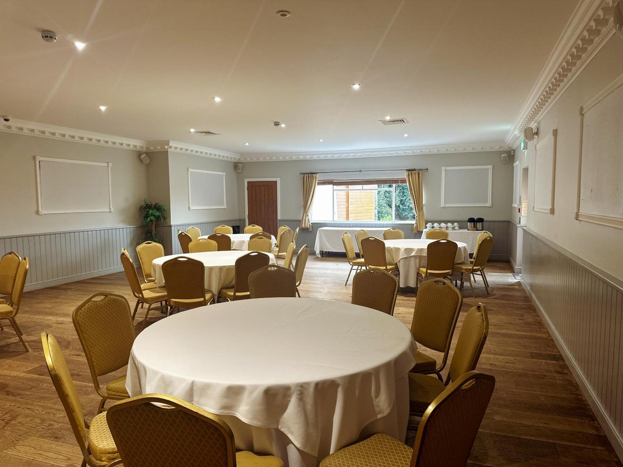 ホテル The Corbet Arms Uffington  エクステリア 写真