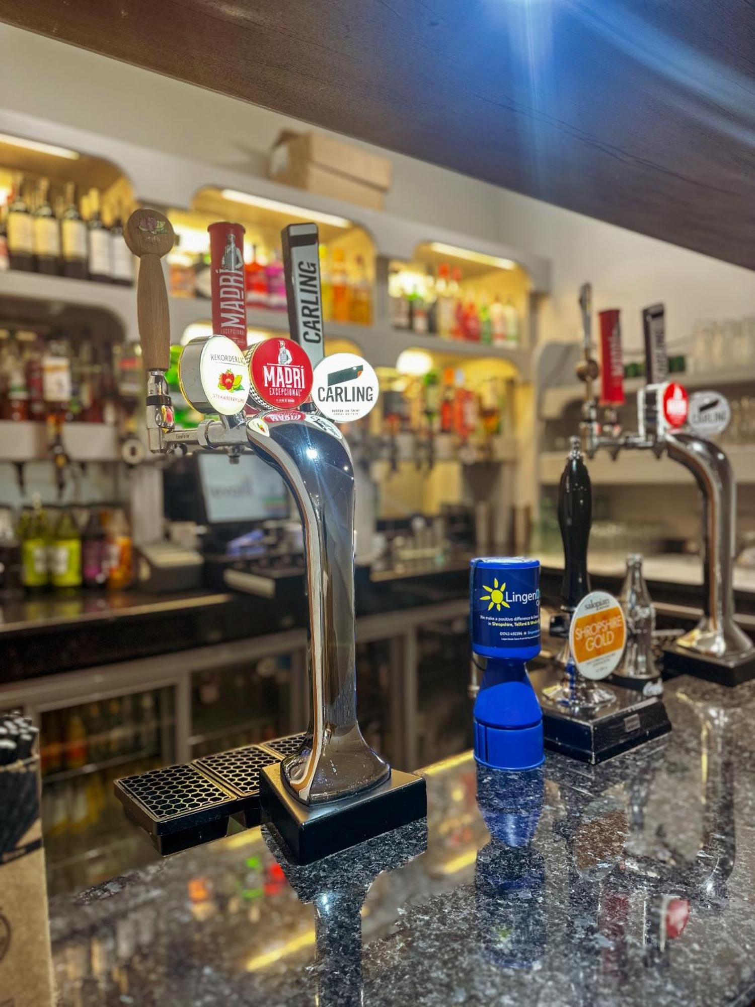 ホテル The Corbet Arms Uffington  エクステリア 写真